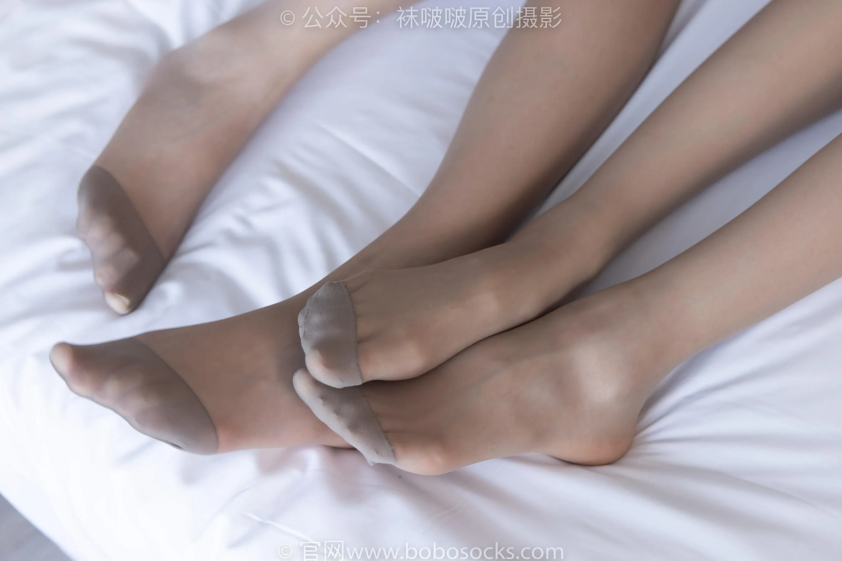[BoBoSocks袜啵啵]NO.224 小甜豆稚予-高跟鞋、咖啡色丝袜、裸足、ol制服[23] [45P]插图7